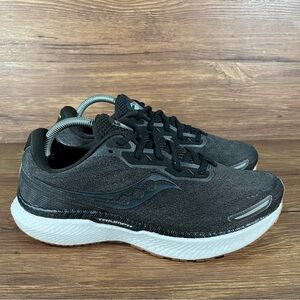 SAUCONY TRIUMPH 19 Running Shoes Athletic Sneakers Women’s Size 10